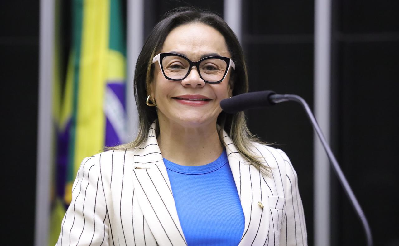 Ivoneide Caetano destina emenda de R$ 1,5 milhão para construção de sede do Ministério Público em Camaçari