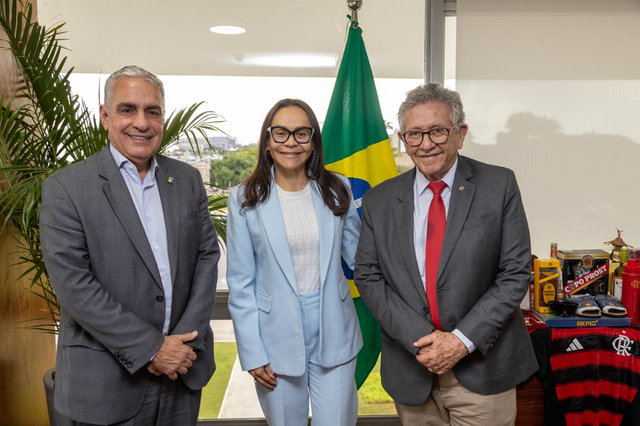 Deputada Ivoneide Caetano segue articulando investimentos e obras para Camaçari