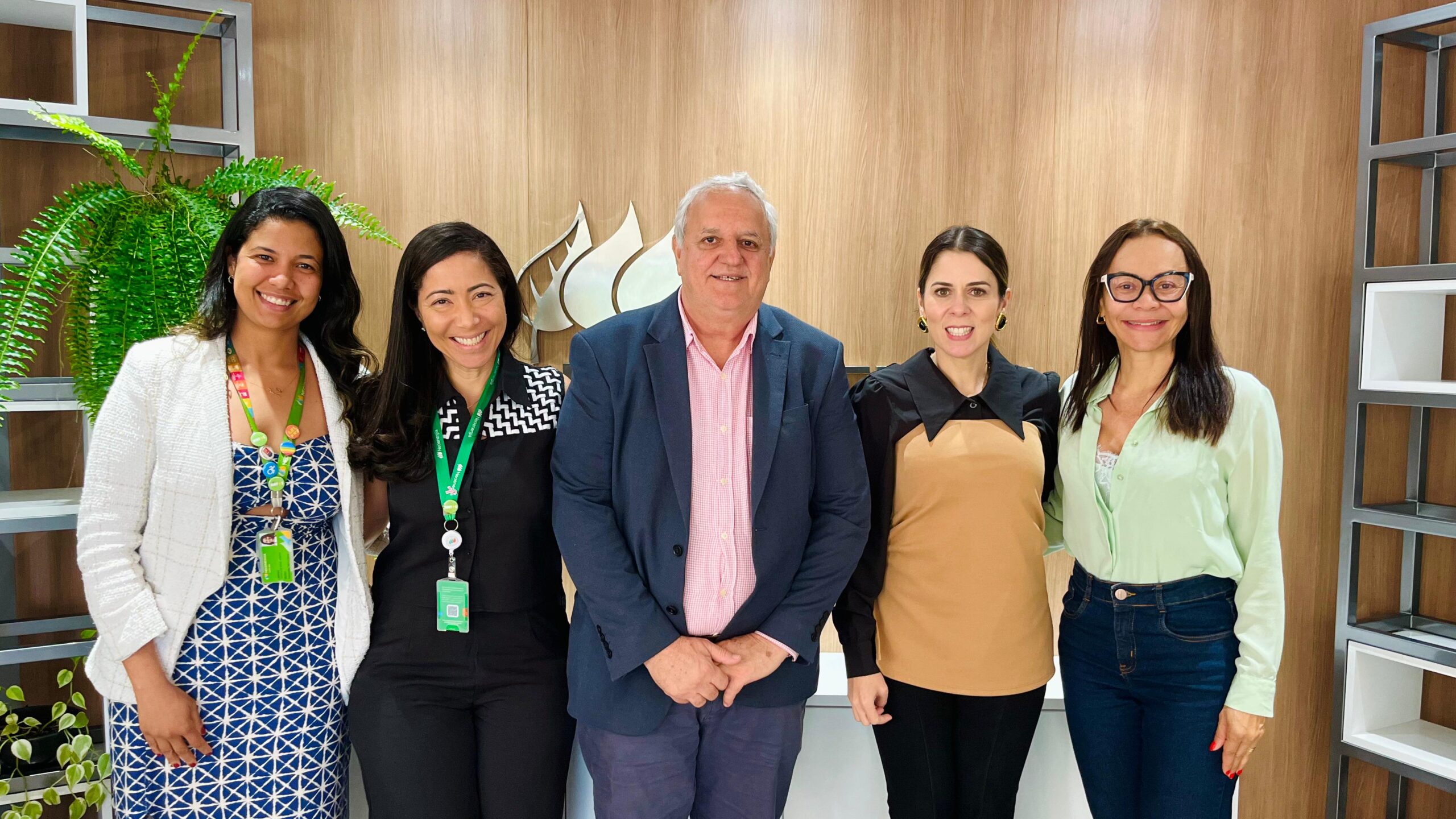 Modernização do sistema elétrico de Camaçari é pauta de reunião entre Ivoneide Caetano, Coelba e Sesp