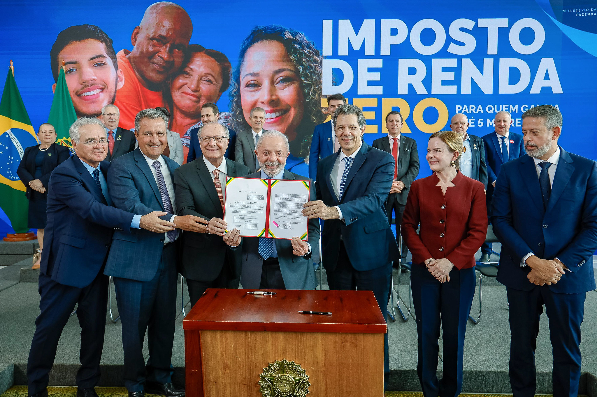Presidente Lula sanciona isenção do IR para quem ganha até R$ 5 mil